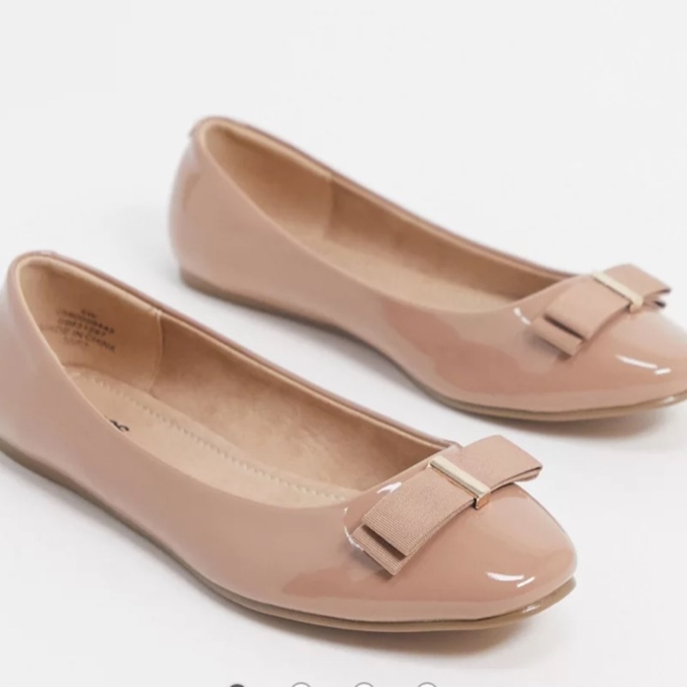 Asos design wide fit Luna bow ballet flats in beige size 5